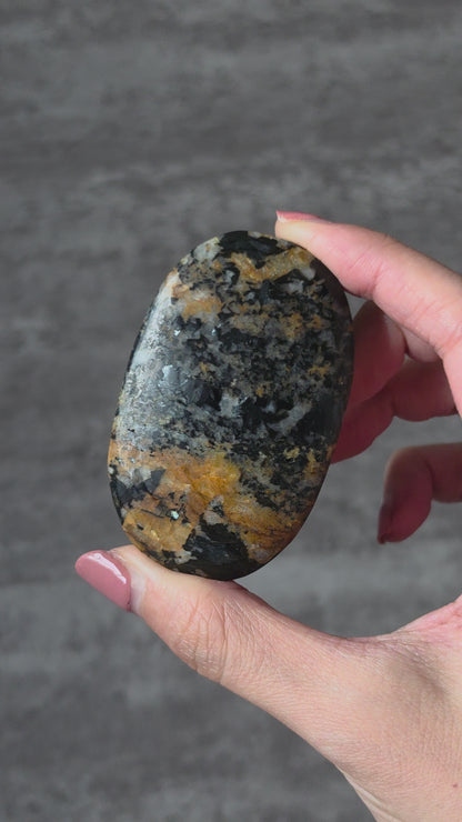 Yellow Tourmaline with Mica Palmstone