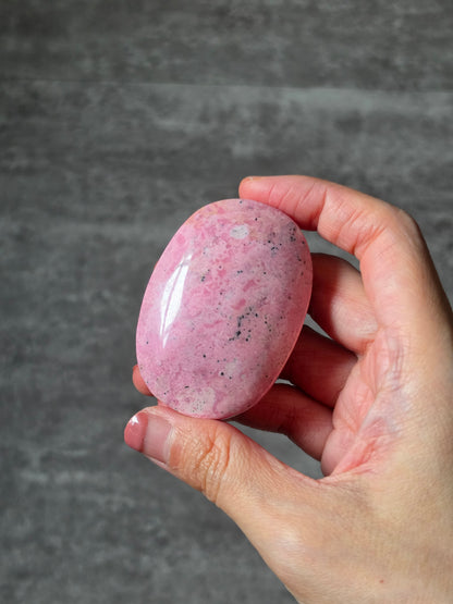 Peruvian Rhodonite Palmstone